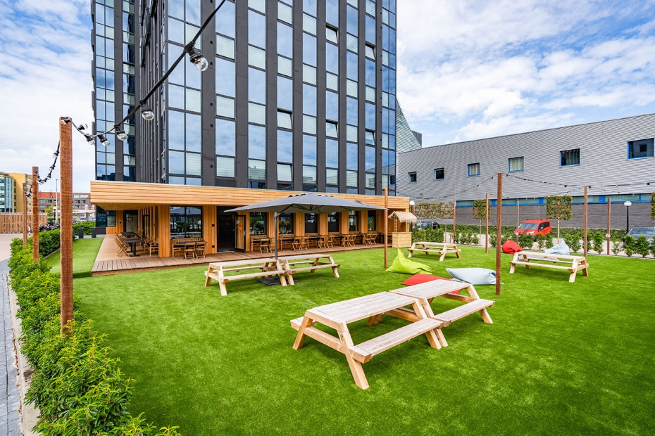 RIVE_Entree_buite-1400px